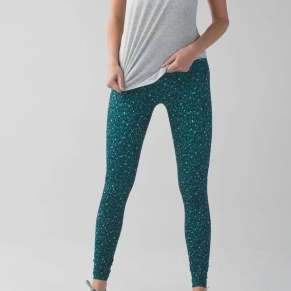 Lululemon Mountain Black Green Teal Legging